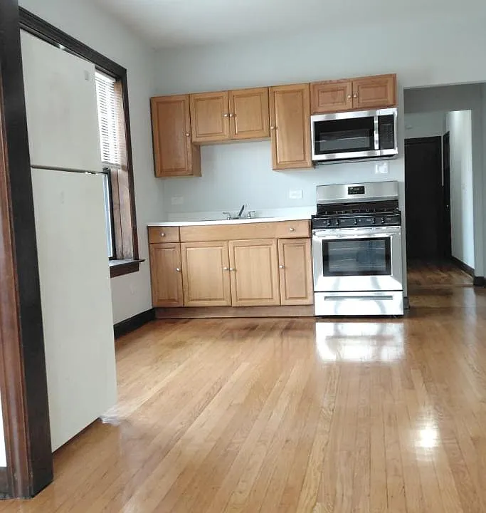 4810 W Armitage Ave #2F