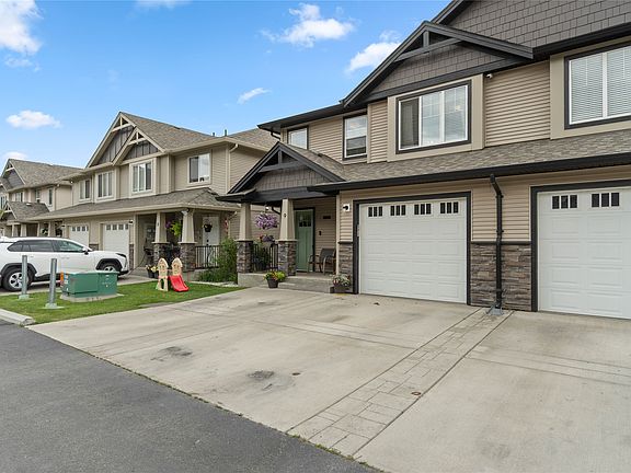2nd image of 2592 Crestline St #9