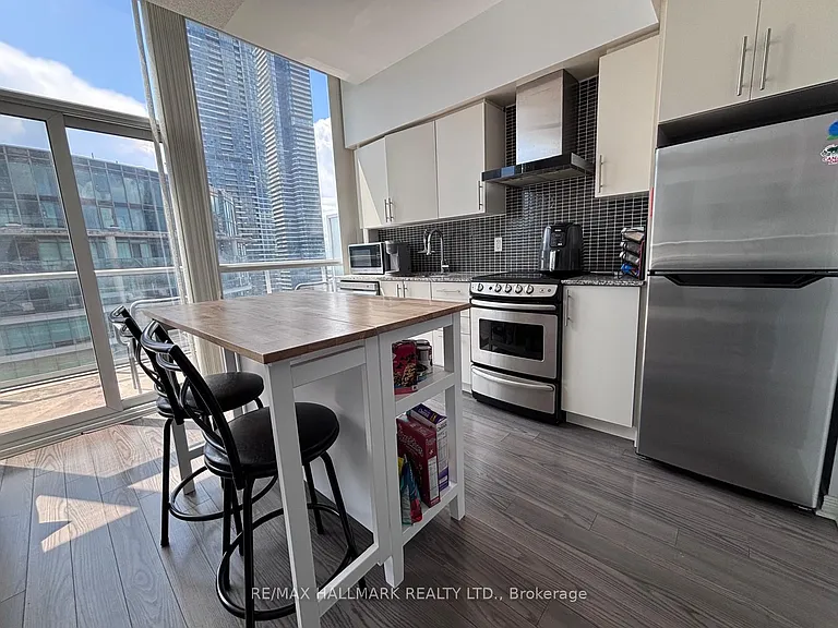 352 Front St W #Penthouse 03 — Photo 12