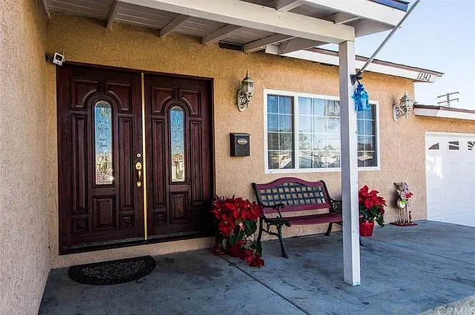 3 bed, 1.5 bath, 1005 sqft, $4,495 — Photo 3