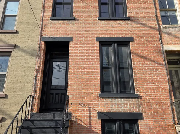 148 S Swan St #A, Albany, NY 12210