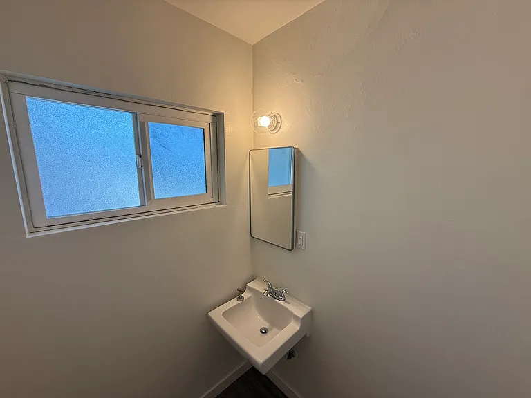 231 Justin Ave #7 — Photo 10