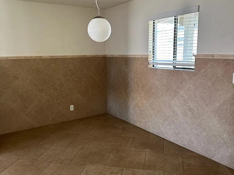 6013 W Laurie Ln — Photo 6