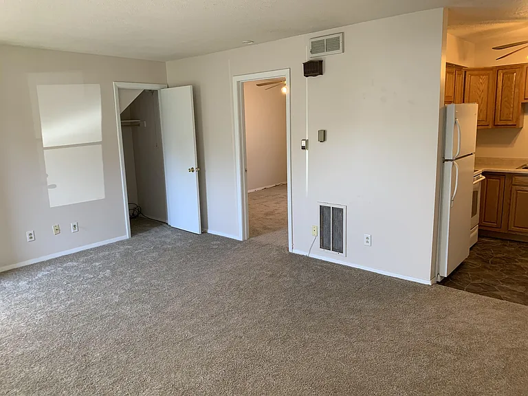 601 E Main St #6 — Photo 11