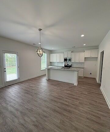 4th image of 105 Royal Tern Ln