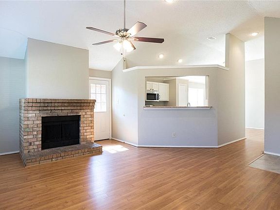 5th image of 1416 Wheatfield Dr