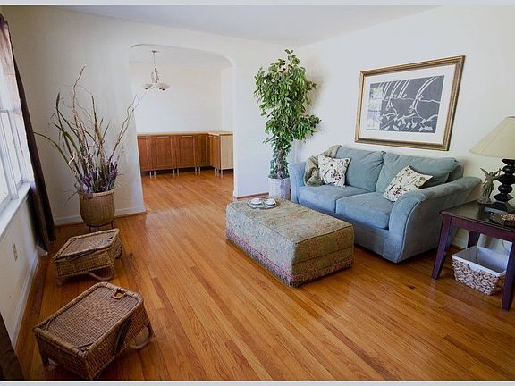 Living Rm from frt door