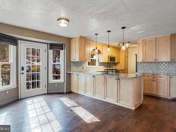 5th image of 30060 Forest View Ln