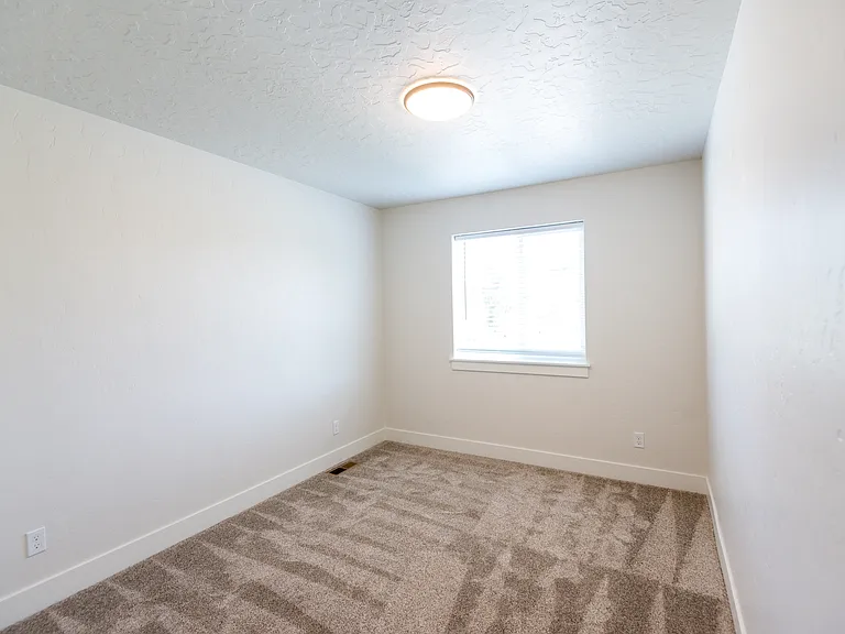 206 NE 3rd St #1 — Photo 14