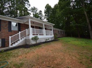 7646 Stagecoach Rd, Whitesburg, TN 37891