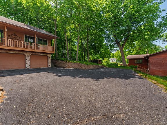 4th image of 487 Shorewood Dr