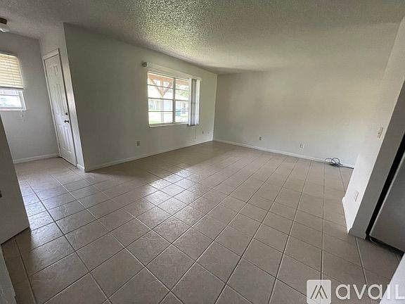 4th image of 5763 NE 33rd St