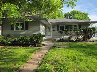 2926 Garden Rdg, Des Moines, IA 50310