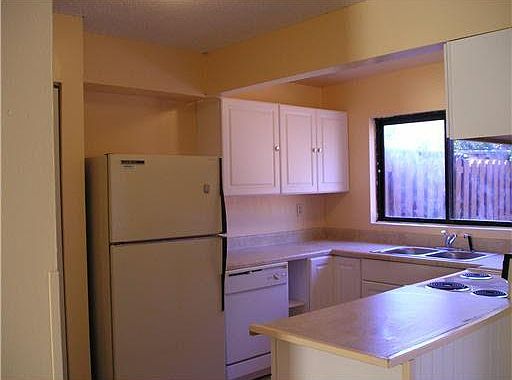 3rd image of 6526 Kendale Lakes Dr APT 1406