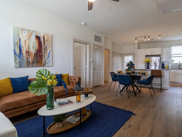 Home at Waller — Photo 22