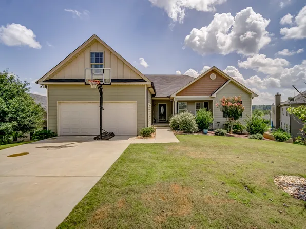 509 Highpoint Cir, Winder, GA 30680