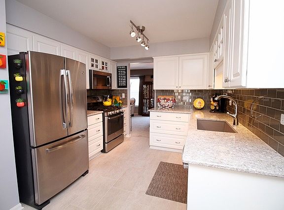 2nd image of 5 Indian Trail Dr