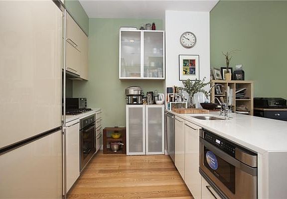 3rd image of 1102 49th Ave APT 6J