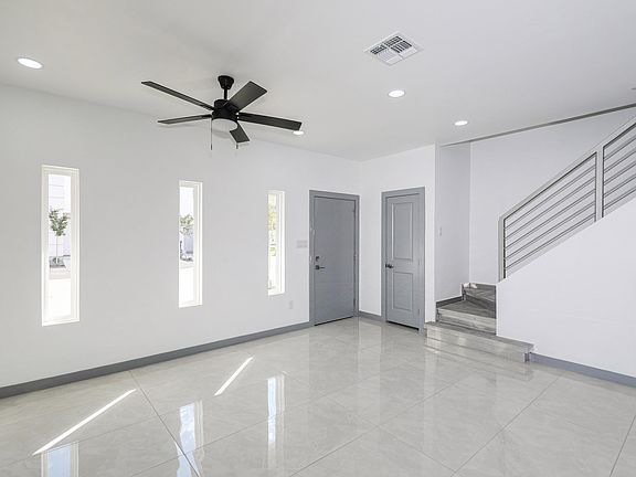 4th image of 1011 Emerald Valley Dr #121-C