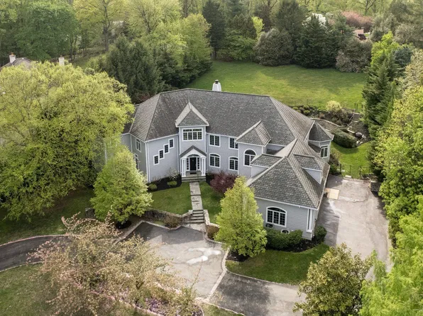 952 Lafayette Rd, Bryn Mawr, PA 19010