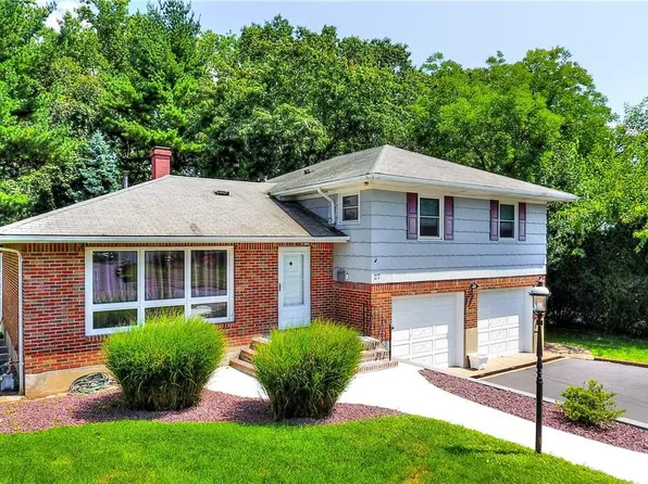 27 Greywood Drive, Orangeburg, NY 10962