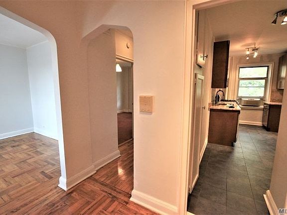 4th image of 4817 42nd St #6V