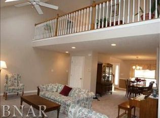 2804 Greenfield Rd, Bloomington, IL 61704