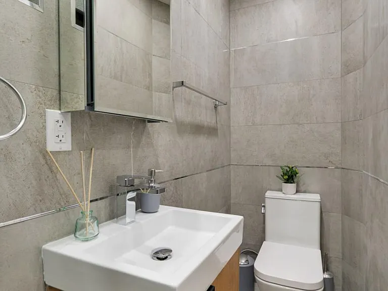 430 E 14th St #1B — Photo 3