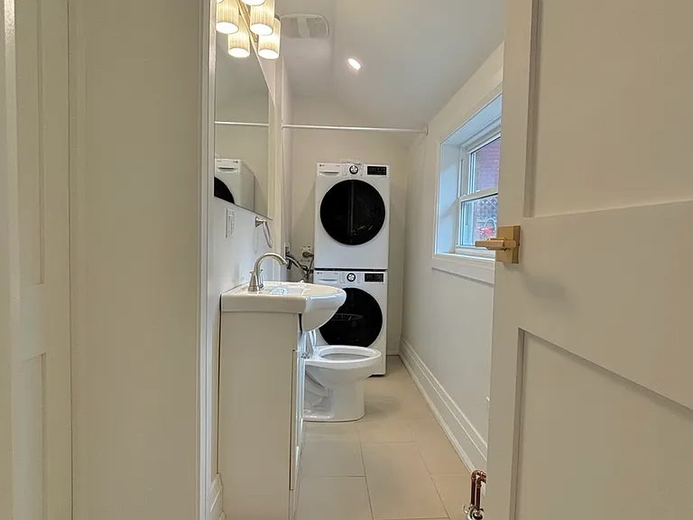 24 Ashley St — Photo 40