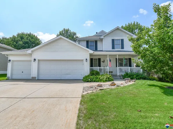 5457 NW 4th St, Lincoln, NE 68521