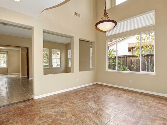 2nd image of 3729 Gresham Ln