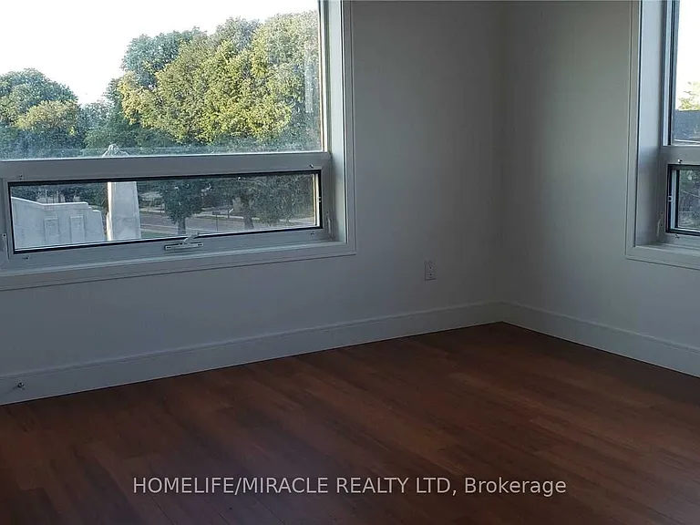 1 Wellington St #318 — Photo 9