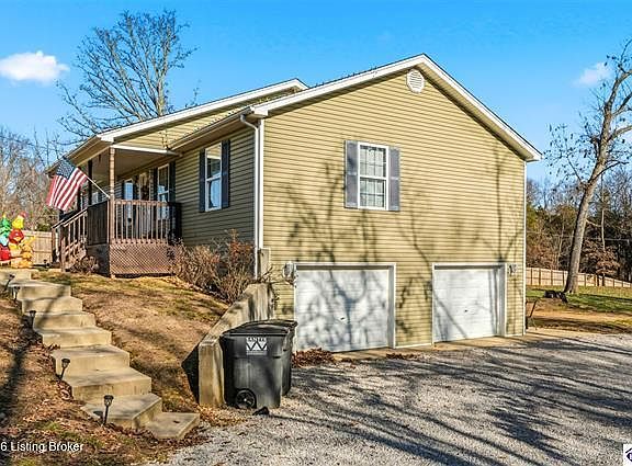 2nd image of 1140 Garrett Rd