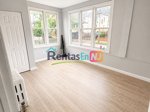 2nd image of 100 Smith St #1B