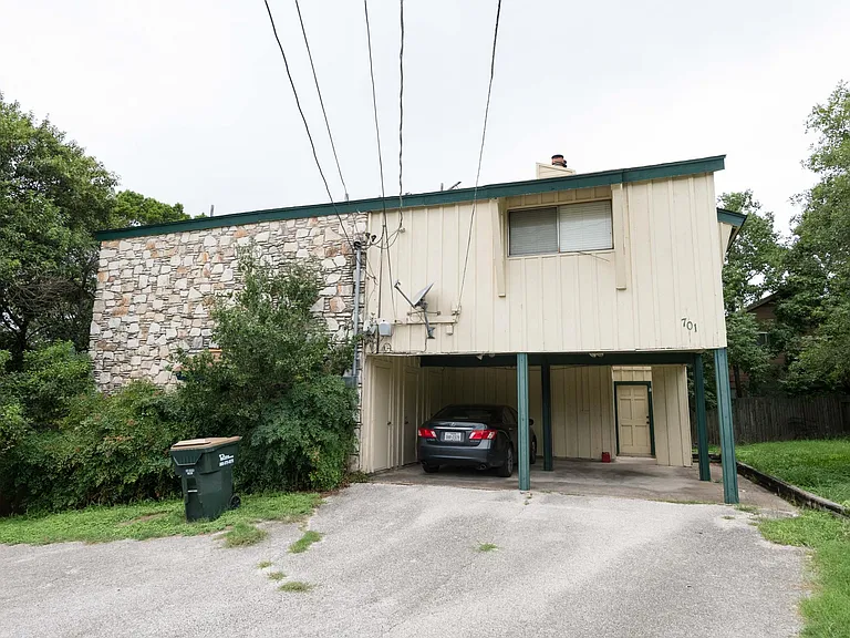 701 The High Rd #A — Photo 29