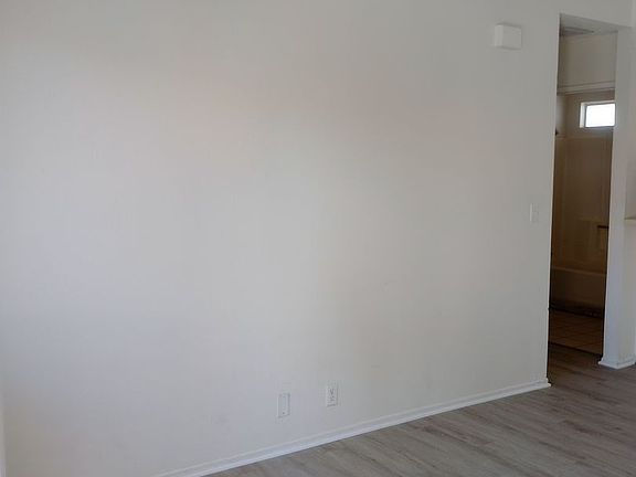 3rd image of 13548 Caliente Dr #1B-1BA-500SQFT