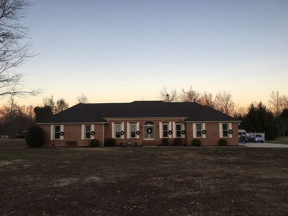 1st image of 125 Rebecca Dr
