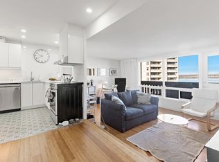 1000 Ambleside Dr #1002, London, ON N6G4C4