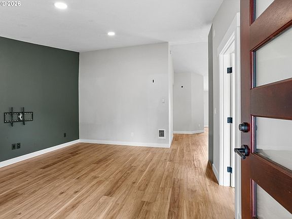 4th image of 15910 SE 4th St