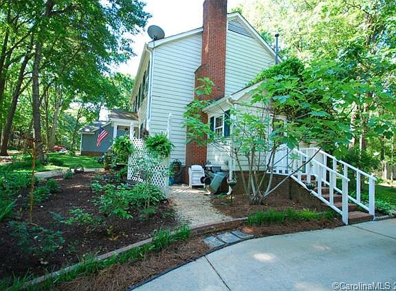 3rd image of 609 Furrow Dr