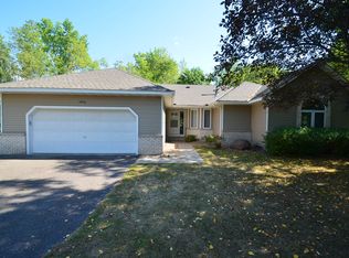 1456 McKnight Rd N, Maplewood, MN 55119