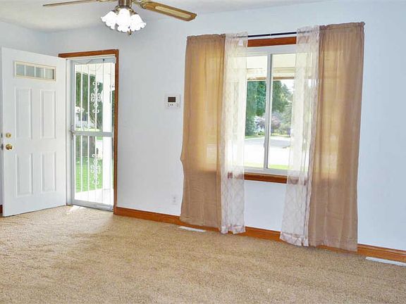 2nd image of 830 Evans Ave