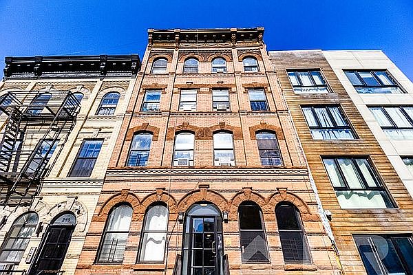 1st image of 221 Pulaski St APT 3L