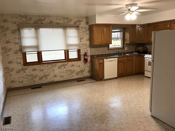 2nd image of 3 Vivian Ct #1X