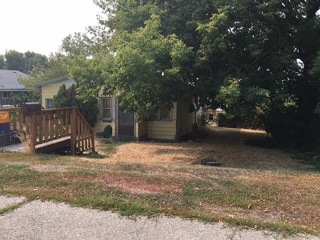 1st image of 3318 E Grace Ave