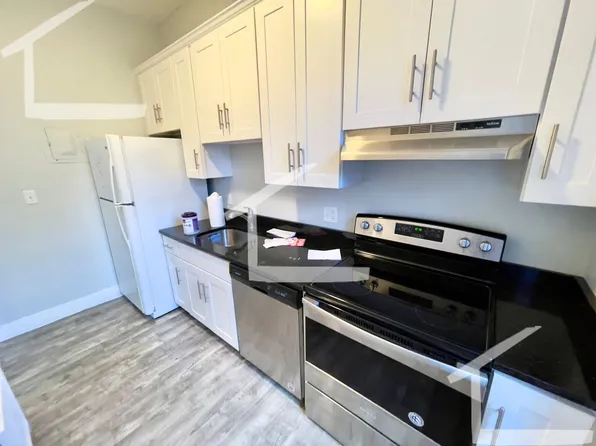 1712 Beacon St, Brookline, MA