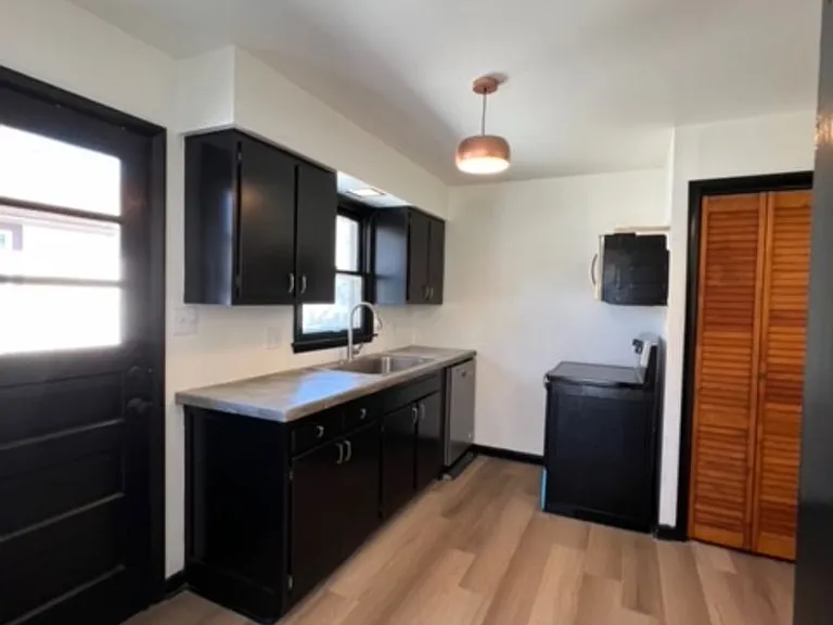711 S Lynn St #2 — Photo 5