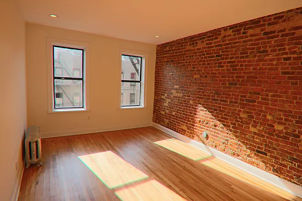 Rented by PMG Real Estate  | media 14