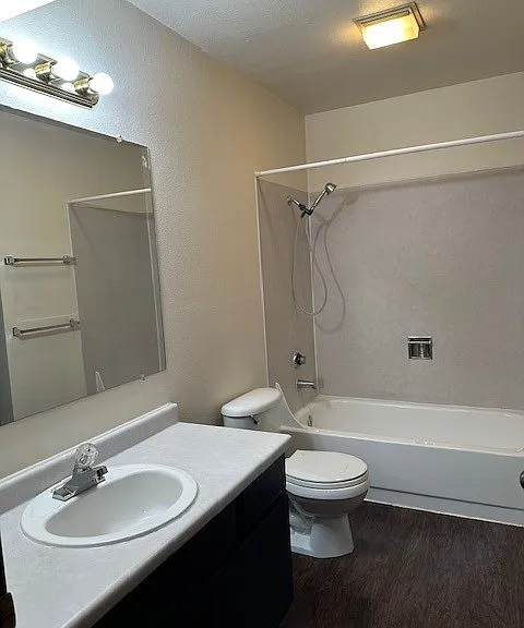 Kinnear Park Apartments — Photo 22