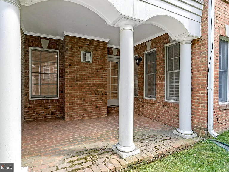 7720 Spoleto Ln — Photo 60